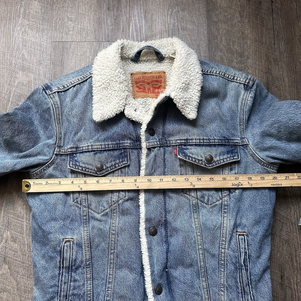 Levi's Denim Trucker Jacket with Sherpa – Classic Jean Jacket – Button Front S‎ - Picture 7 of 8